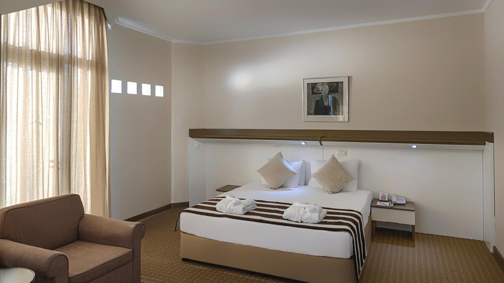 Standard Double or Twin Room,1216555276:JPEG