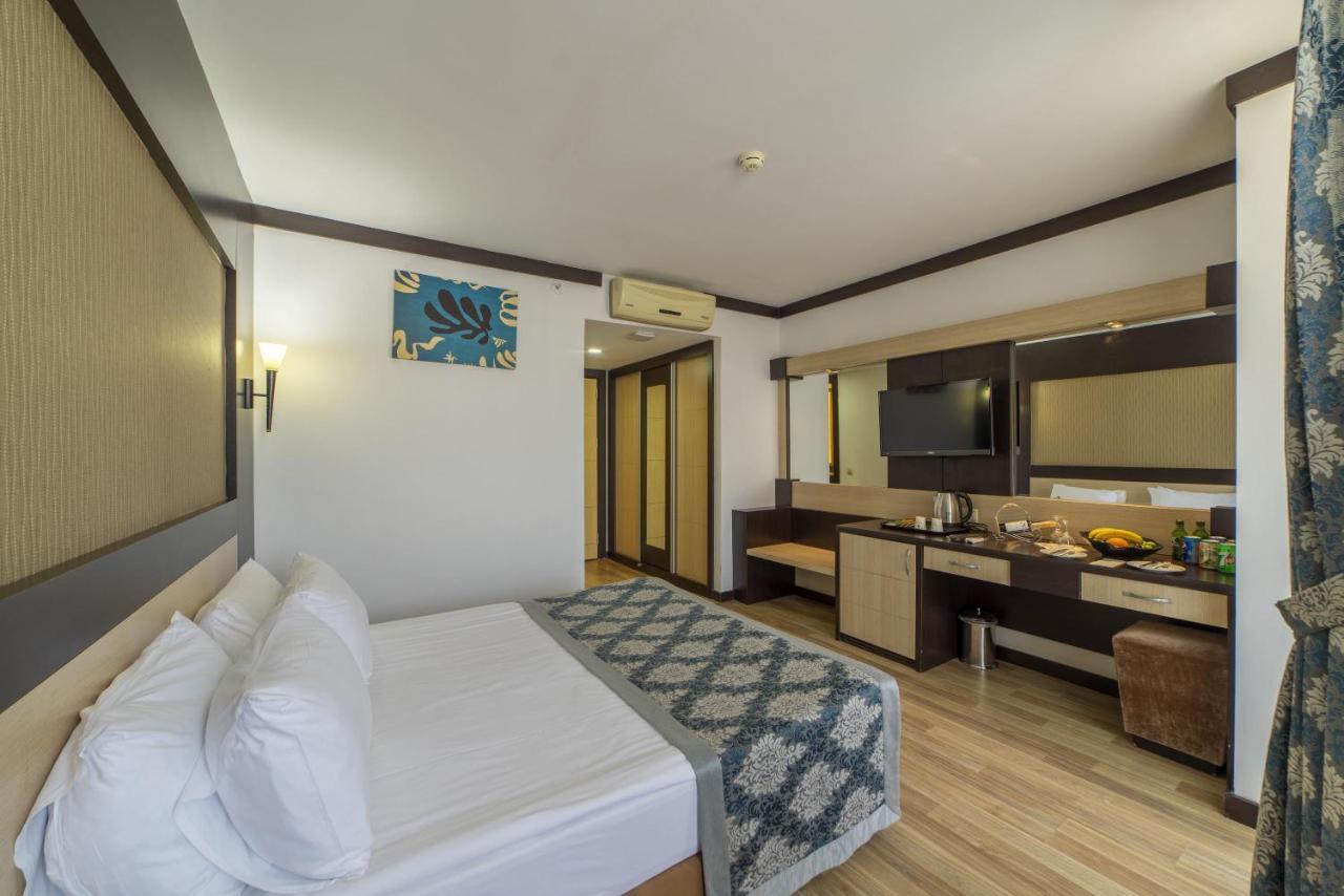 Superior Double or Twin Room Pool View,1237559527:JPEG