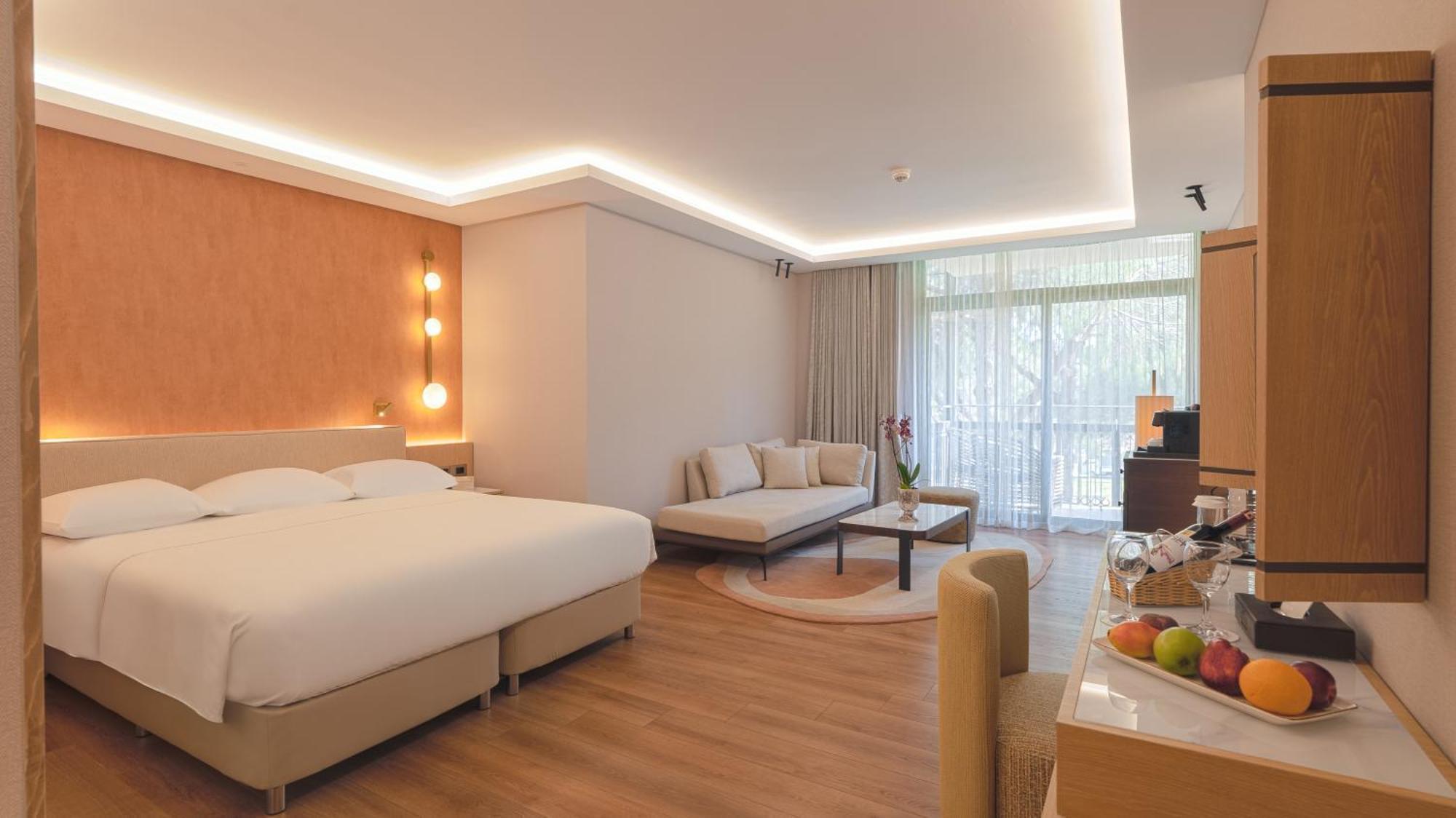 Junior Suite,1629889987:JPEG